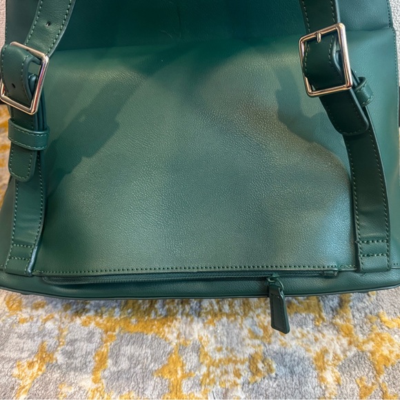 BÉIS Green Backpack - Picture 5 of 8
